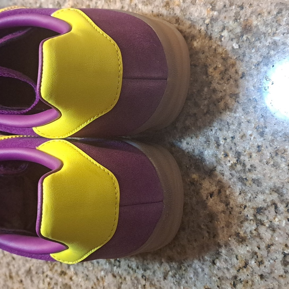 New Adidas Purple Suede Gazelle Sneakers with Yellow Stripes Size 8.5 - Picture 3 of 8